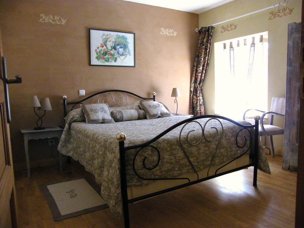 La Loge du Château Saint-Dier-dʼAuvergne Extérieur photo